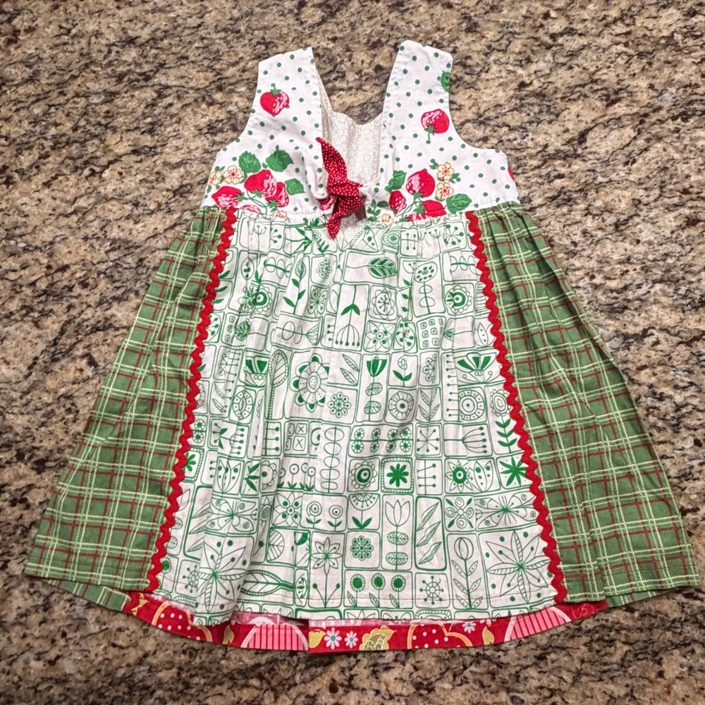 Girls Pinafore Dress Strawberry Apple Plaid Ric-Rac Trim Red Green 4T 5T‎